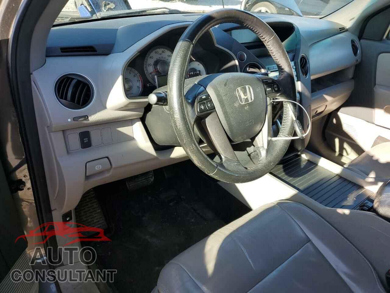 HONDA PILOT 2011 - 5FNYF4H52BB020070