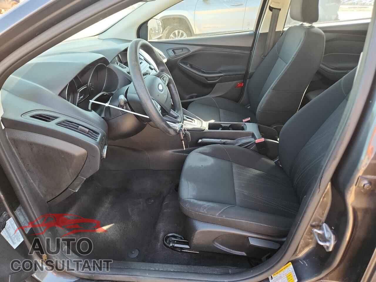 FORD FOCUS 2017 - 1FADP3E20HL312005