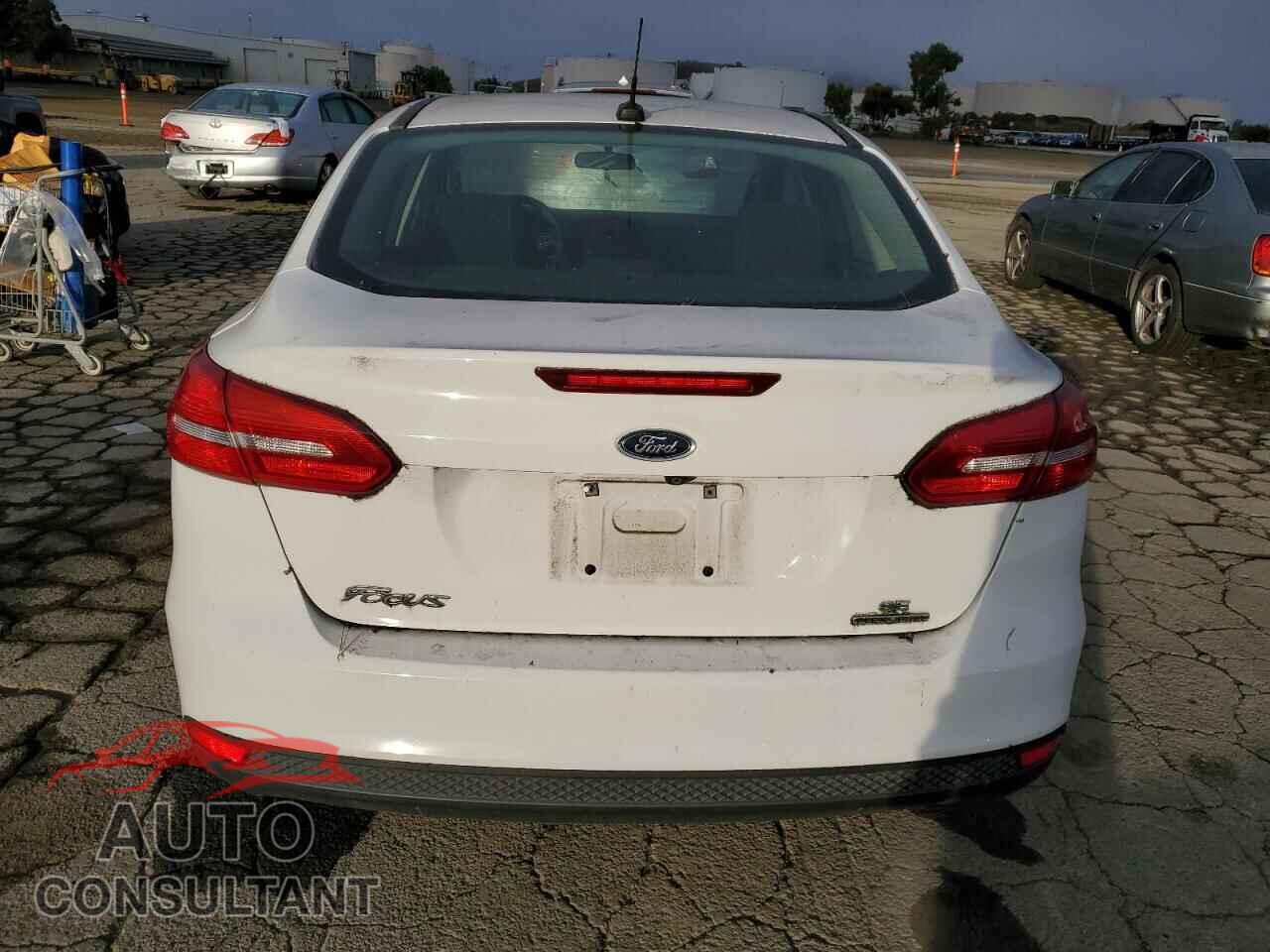 FORD FOCUS 2015 - 1FADP3F24FL220343