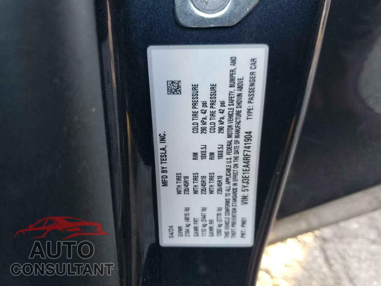 TESLA MODEL 3 2024 - 5YJ3E1EA4RF741904