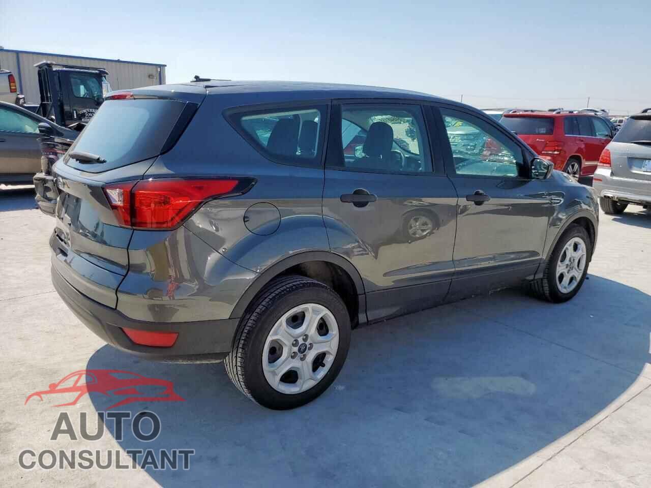 FORD ESCAPE 2019 - 1FMCU0F76KUC25245