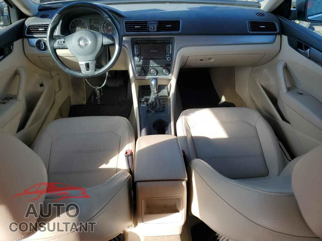 VOLKSWAGEN PASSAT 2015 - 1VWAT7A31FC095668