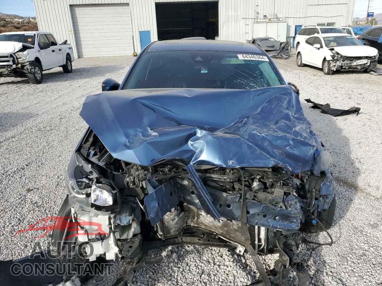 MAZDA 3 2018 - 3MZBN1V33JM250444