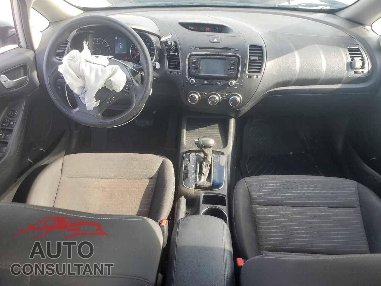 KIA FORTE 2017 - 3KPFL4A70HE054132