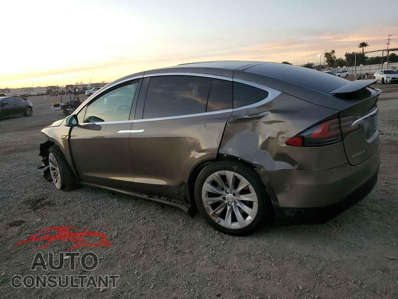 TESLA MODEL X 2016 - 5YJXCBE23GF009119