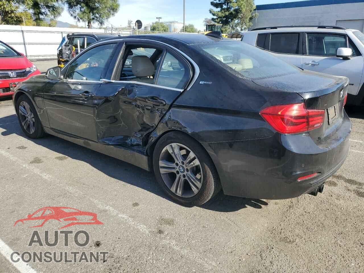 BMW 3 SERIES 2017 - WBA8E1C36HA030039