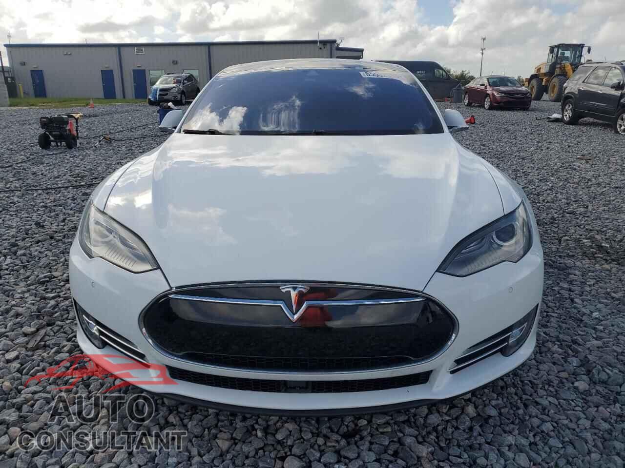 TESLA MODEL S 2015 - 5YJSA1S23FF088773