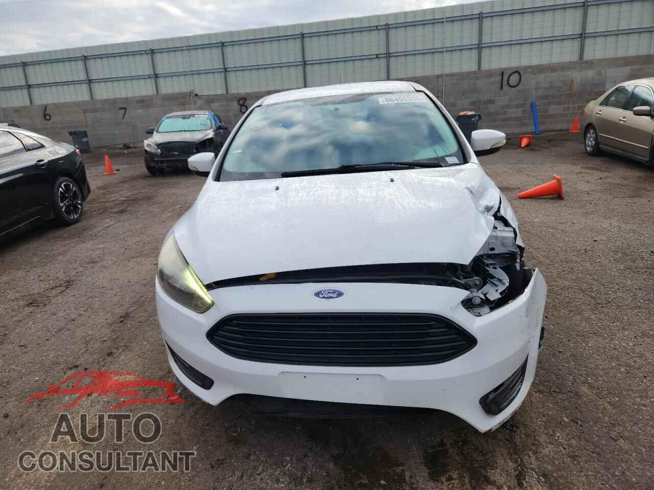 FORD FOCUS 2017 - 1FADP3FE3HL329213