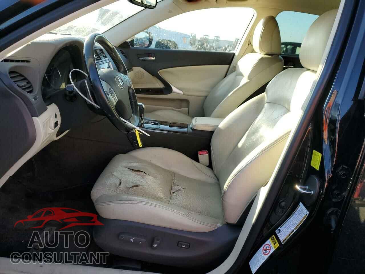 LEXUS IS 2011 - JTHBF5C27B5133411