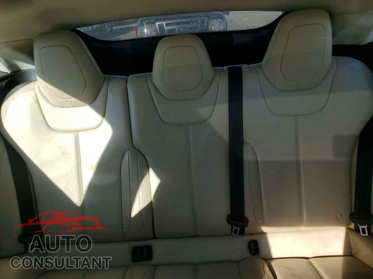 TESLA MODEL S 2015 - 5YJSA1S27FF095872