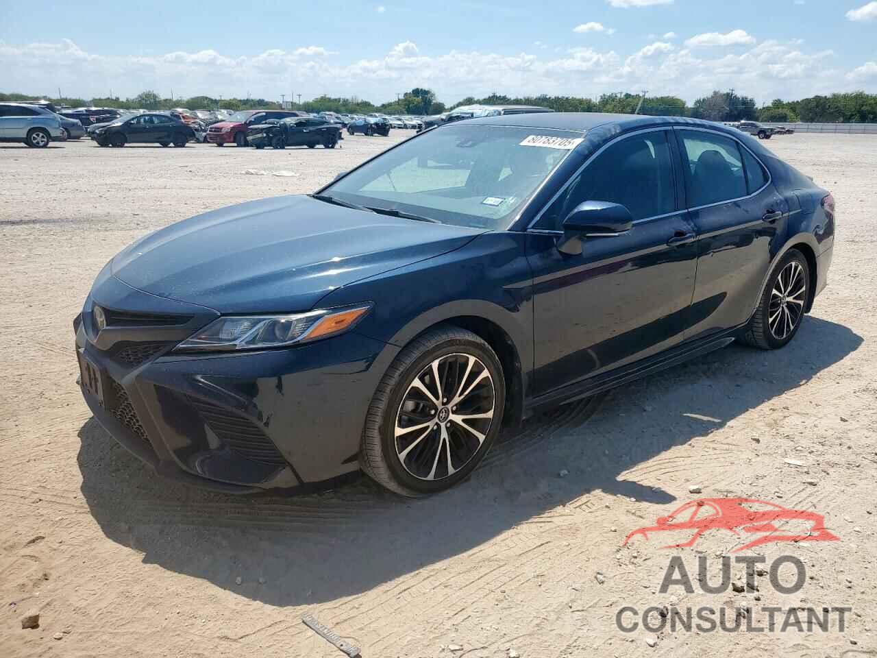 TOYOTA CAMRY 2018 - 4T1B11HK1JU646672