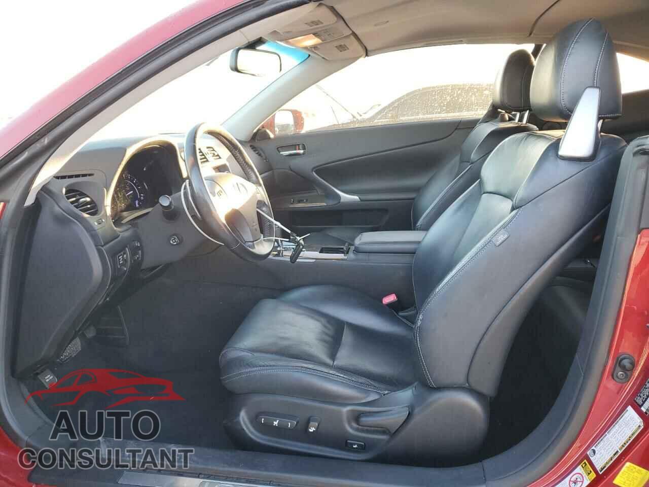 LEXUS IS 2014 - JTHFF2C22E2529414