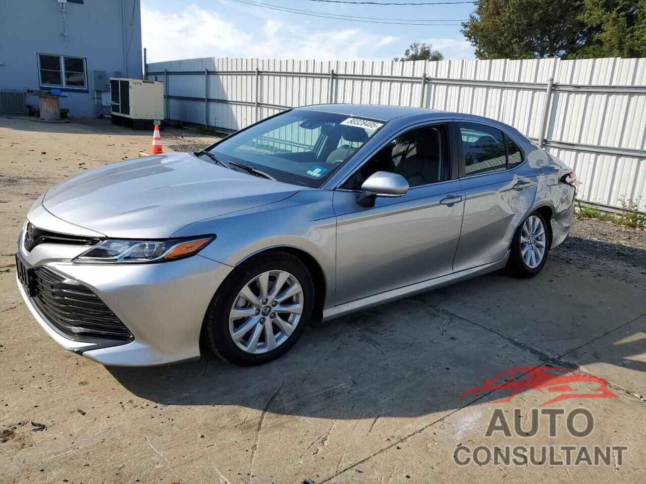 TOYOTA CAMRY 2018 - 4T1B11HK1JU063812