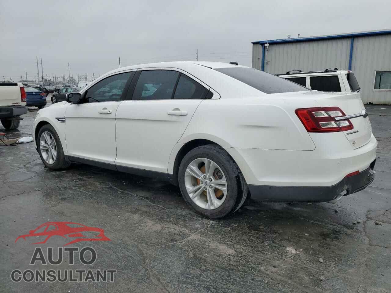 FORD TAURUS 2019 - 1FAHP2E85KG102743
