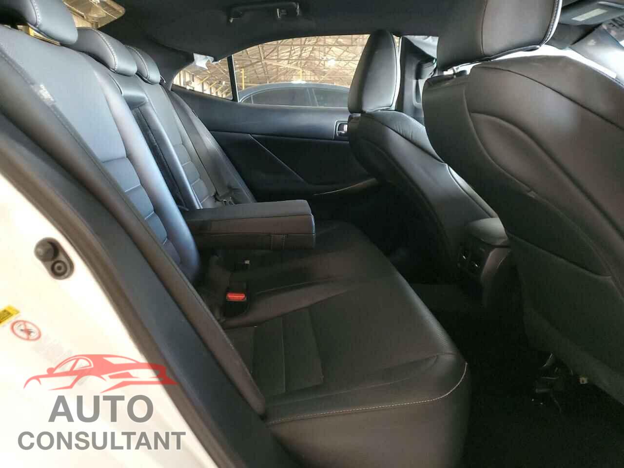 LEXUS IS 2014 - JTHBE1D27E5002235