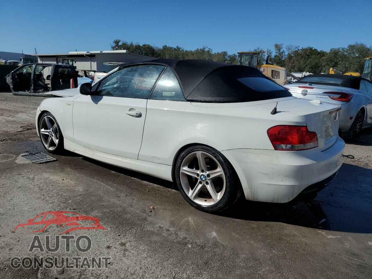 BMW 1 SERIES 2011 - WBAUN7C55BVM24523