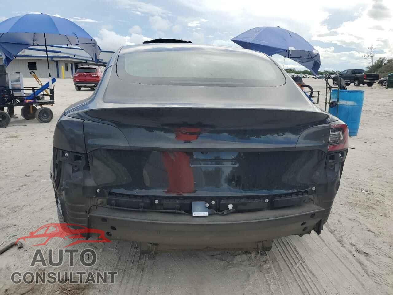 TESLA MODEL 3 2018 - 5YJ3E1EB5JF184823