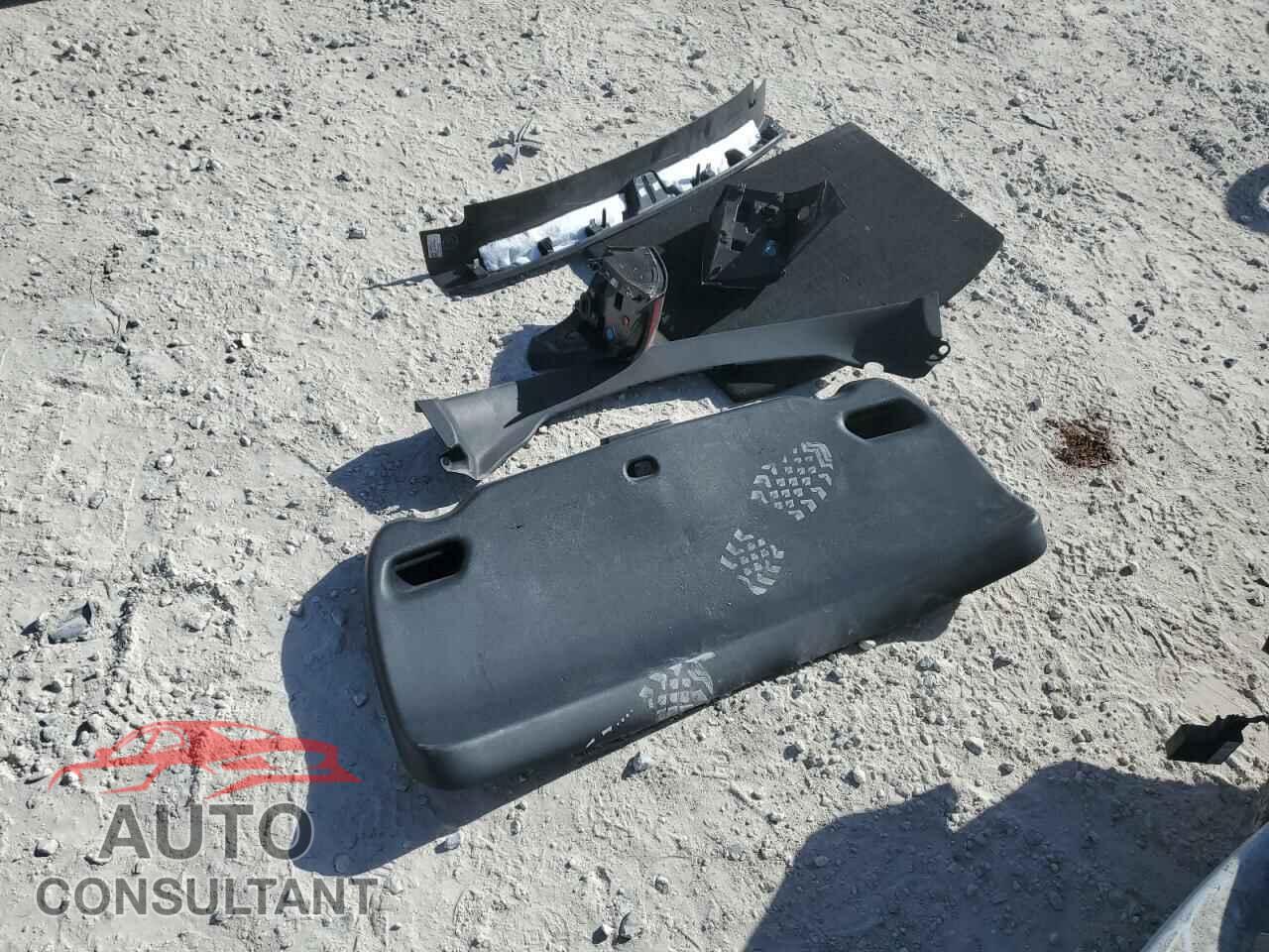 TESLA MODEL 3 2018 - 5YJ3E1EAXJF027277