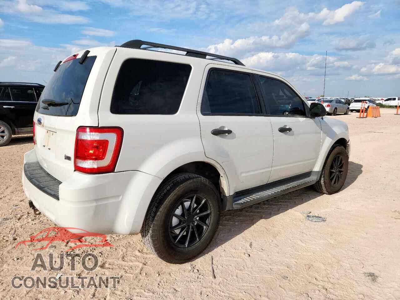 FORD ESCAPE 2011 - 1FMCU0DG1BKC17486