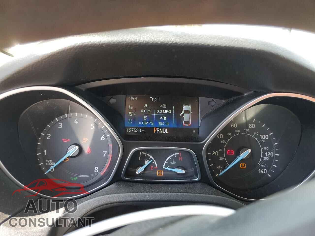 FORD FOCUS 2015 - 1FADP3F24FL205650
