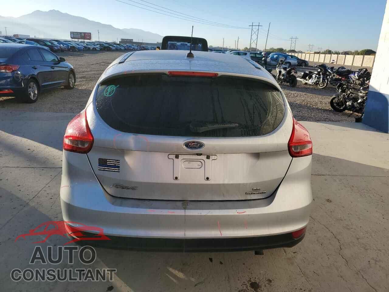 FORD FOCUS 2016 - 1FADP3K22GL348524