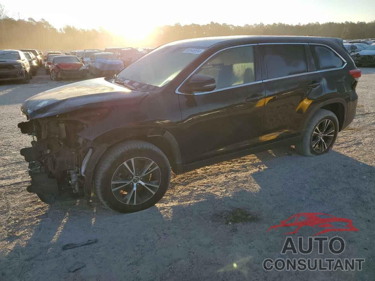 TOYOTA HIGHLANDER 2019 - 5TDZZRFH8KS304689