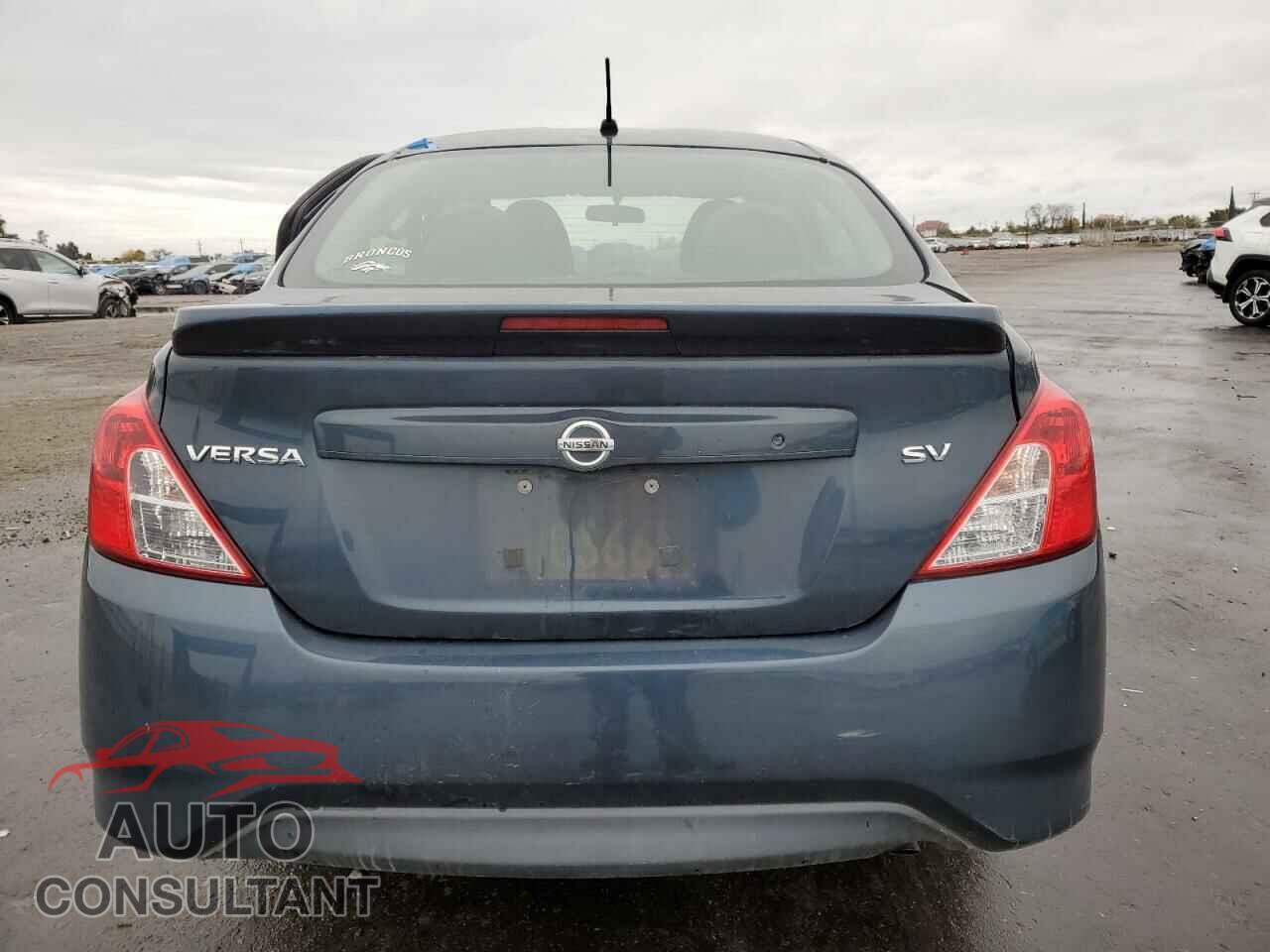 NISSAN VERSA 2017 - 3N1CN7AP3HL872046