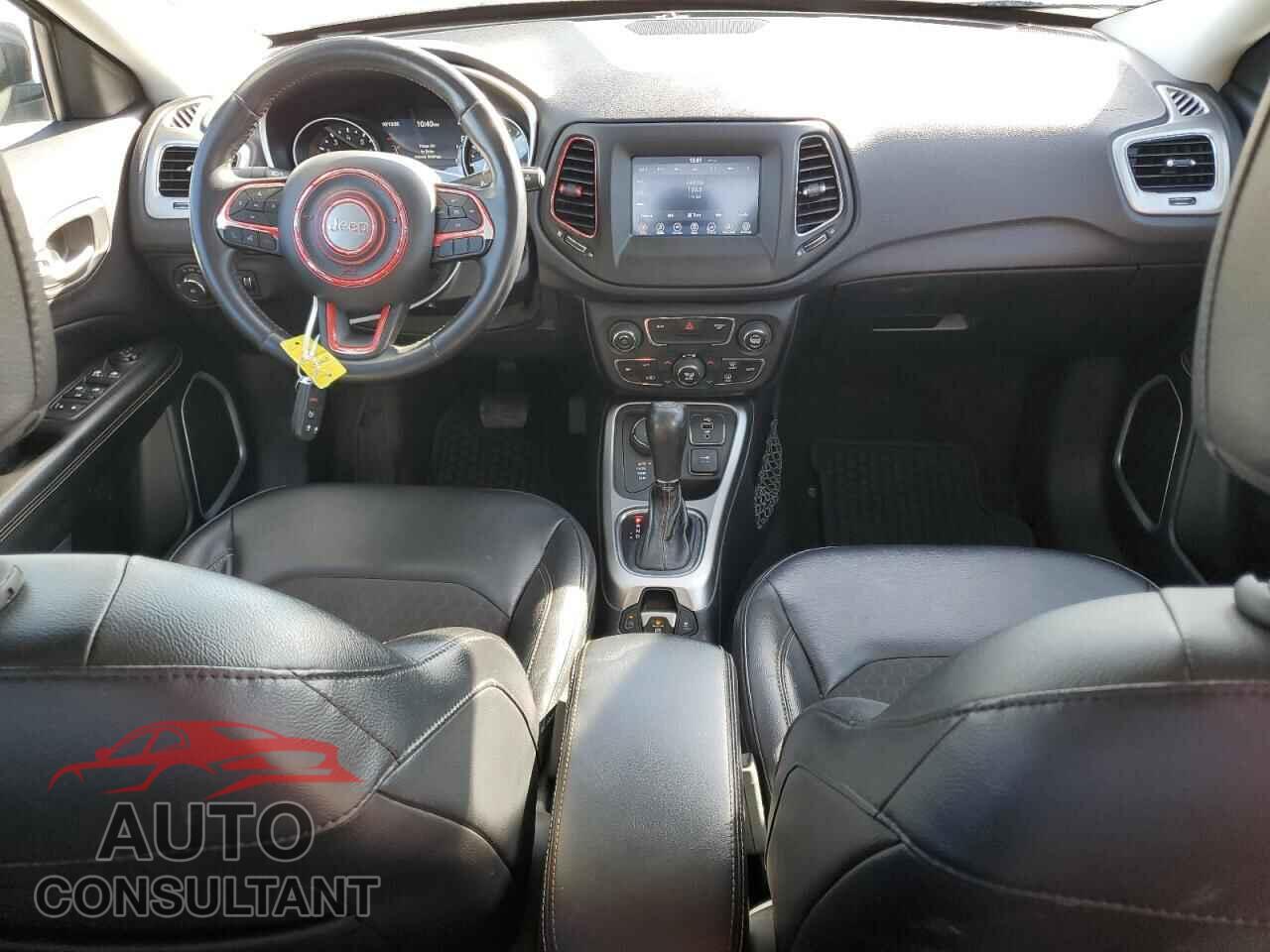 JEEP COMPASS 2018 - 3C4NJDBB5JT100463