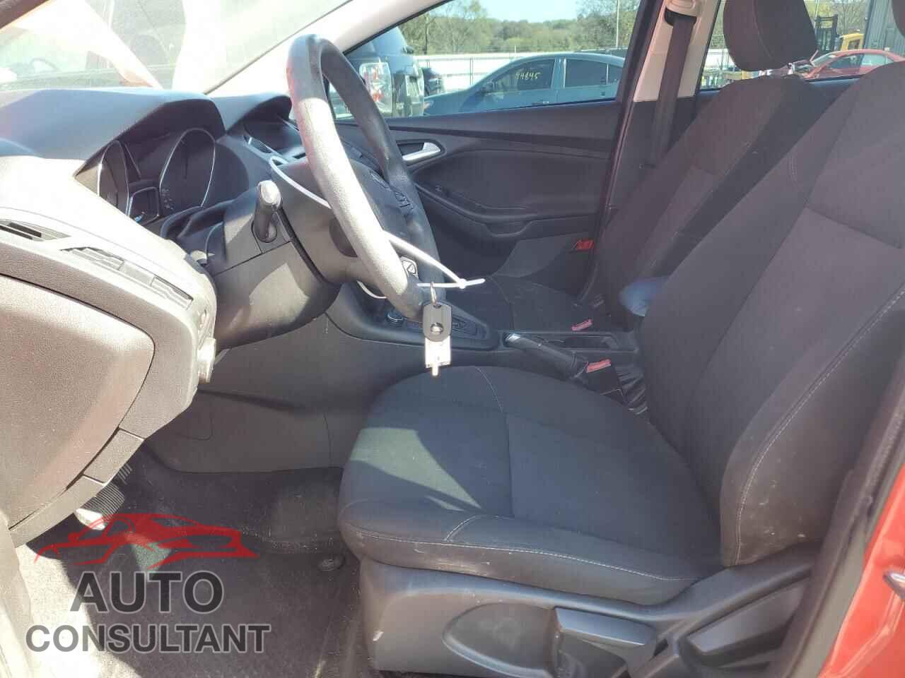 FORD FOCUS 2017 - 1FADP3F27HL304319