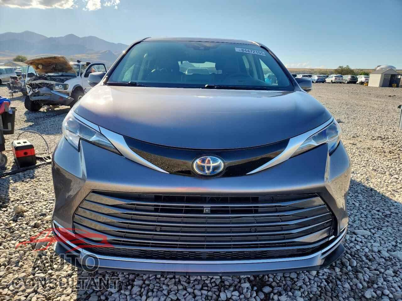TOYOTA SIENNA 2021 - 5TDESKFC2MS037518