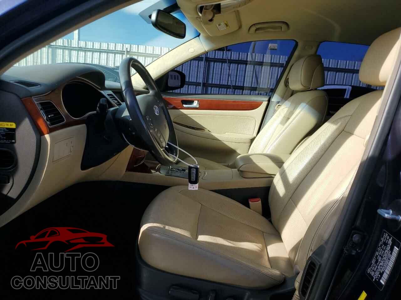 HYUNDAI GENESIS 2013 - KMHGC4DD3DU220642