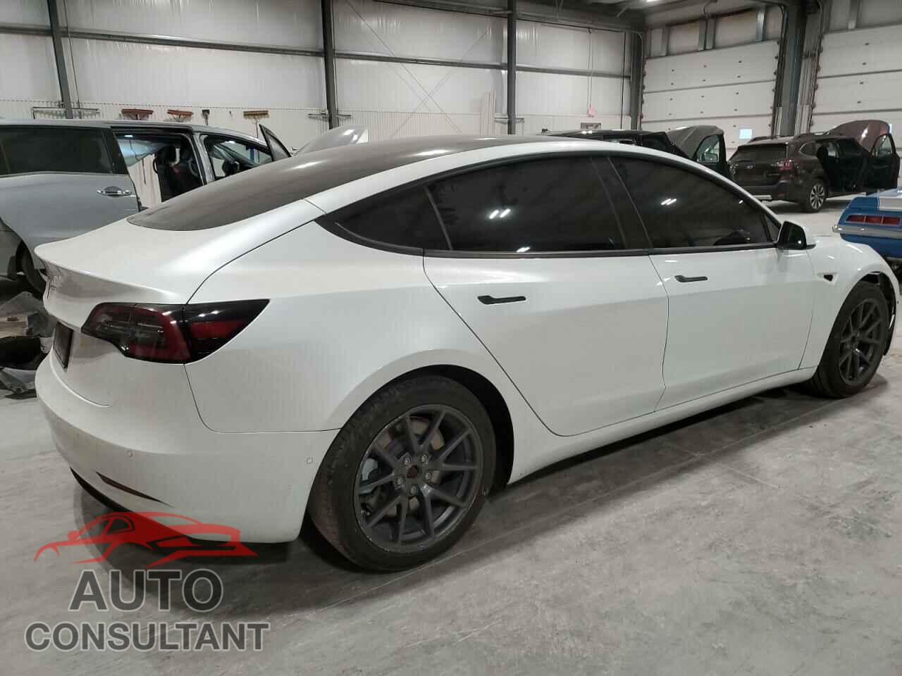 TESLA MODEL 3 2021 - 5YJ3E1EB2MF984211