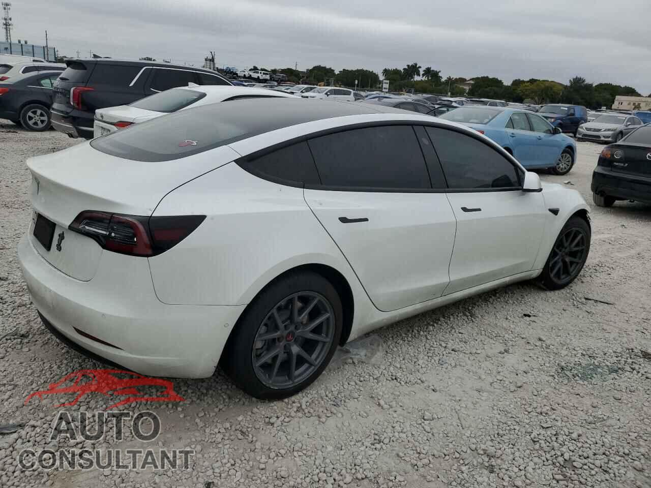 TESLA MODEL 3 2022 - 5YJ3E1EB3NF184308