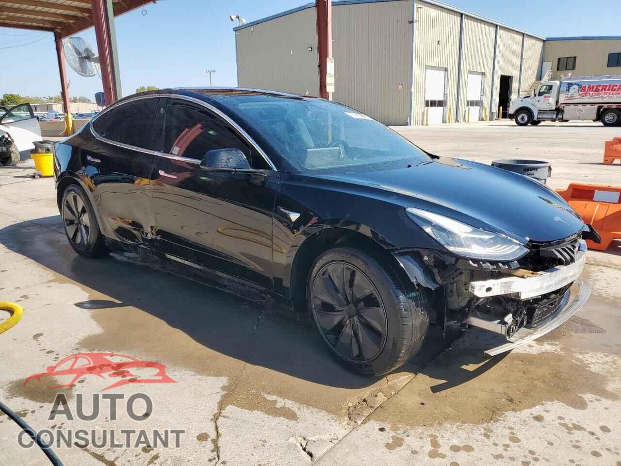 TESLA MODEL 3 2018 - 5YJ3E1EA2JF050925