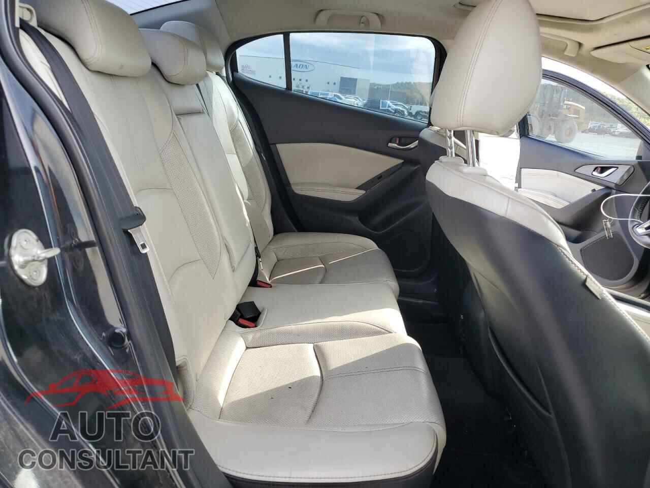 MAZDA 3 2017 - 3MZBN1W32HM133429
