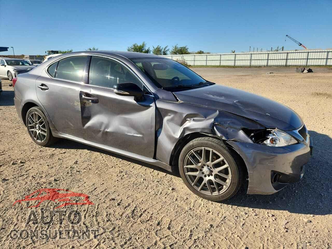 LEXUS IS 2012 - JTHCF5C20C5055365
