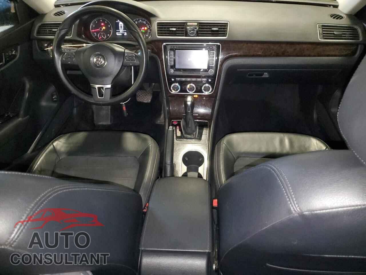 VOLKSWAGEN PASSAT 2014 - 1VWCS7A35EC064000