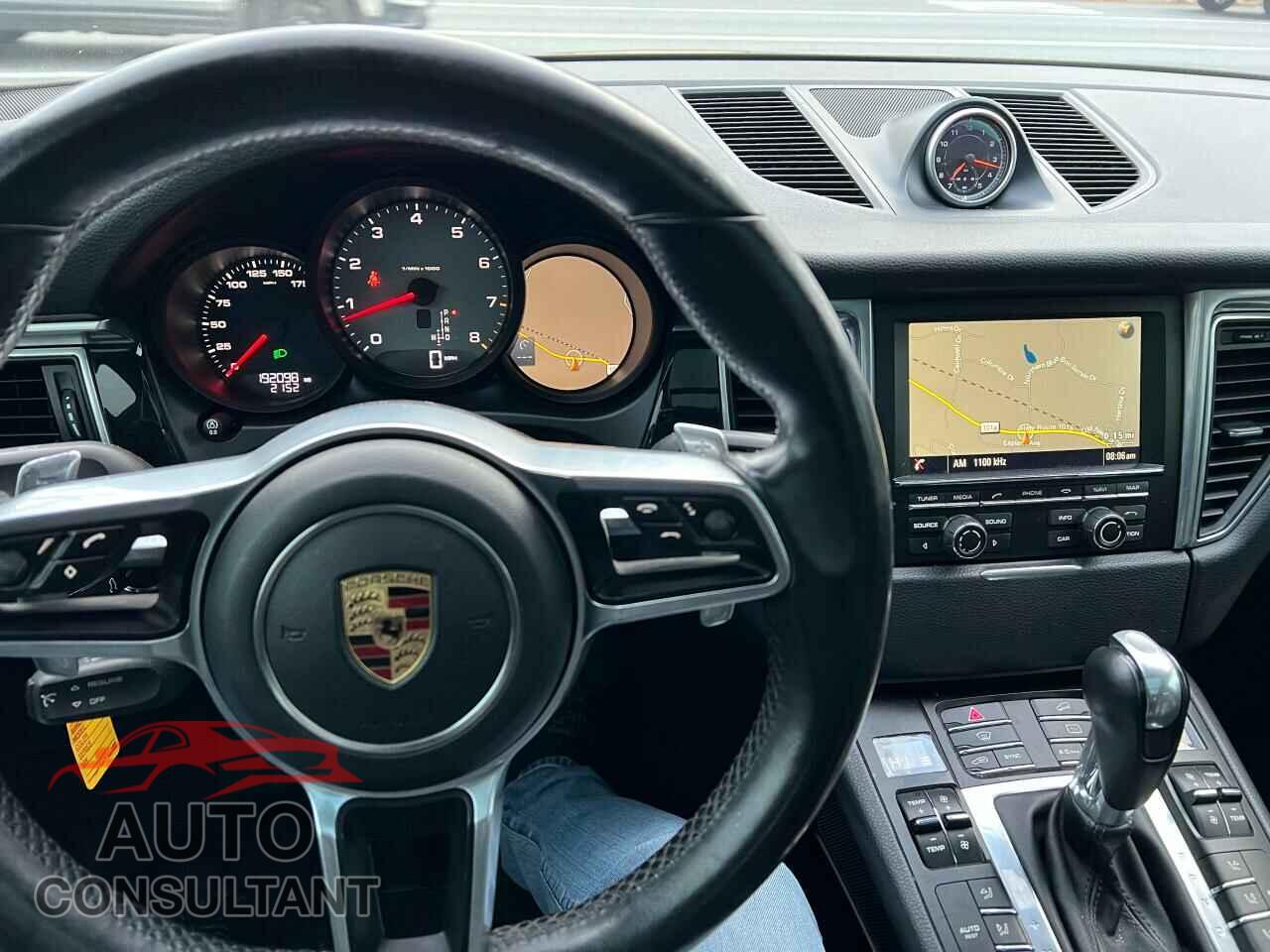 PORSCHE MACAN 2016 - WP1AB2A58GLB47372