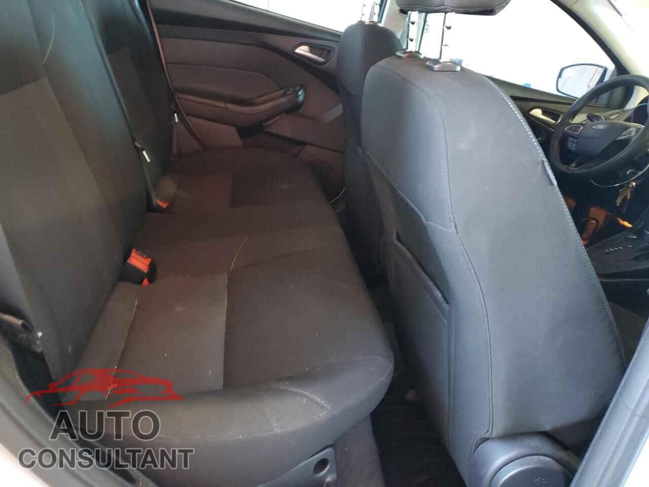 FORD FOCUS 2015 - 1FADP3F29FL312953