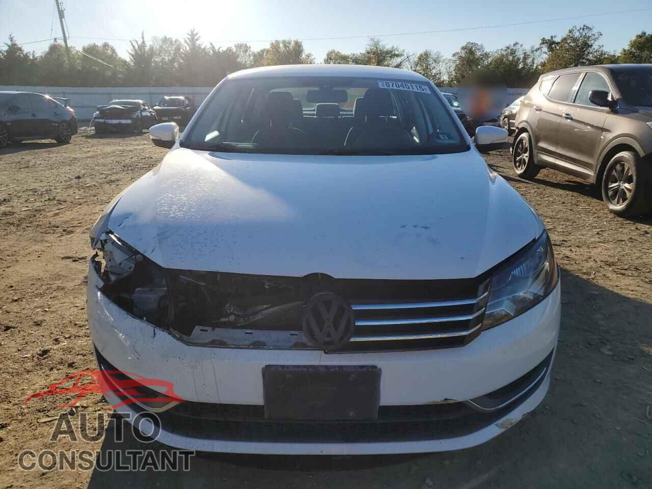 VOLKSWAGEN PASSAT 2015 - 1VWAT7A35FC106932