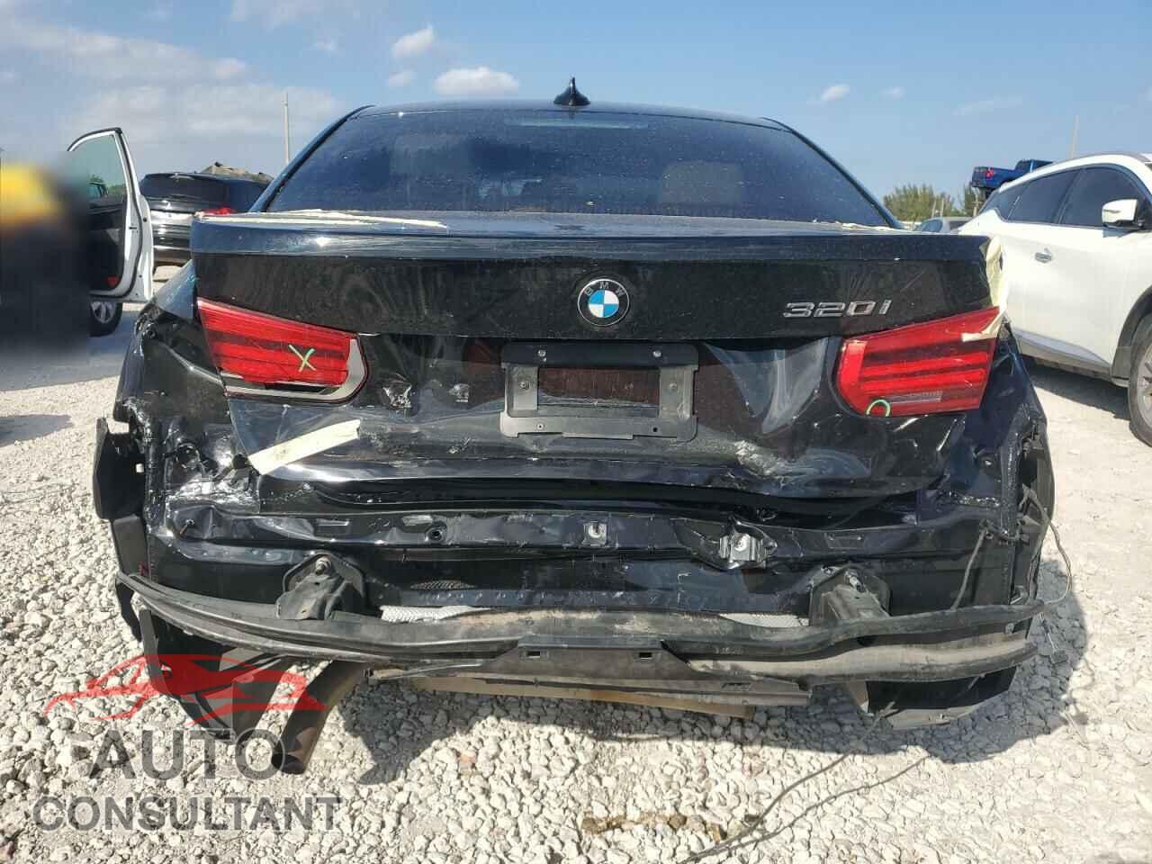 BMW 3 SERIES 2016 - WBA8E1G54GNU12248