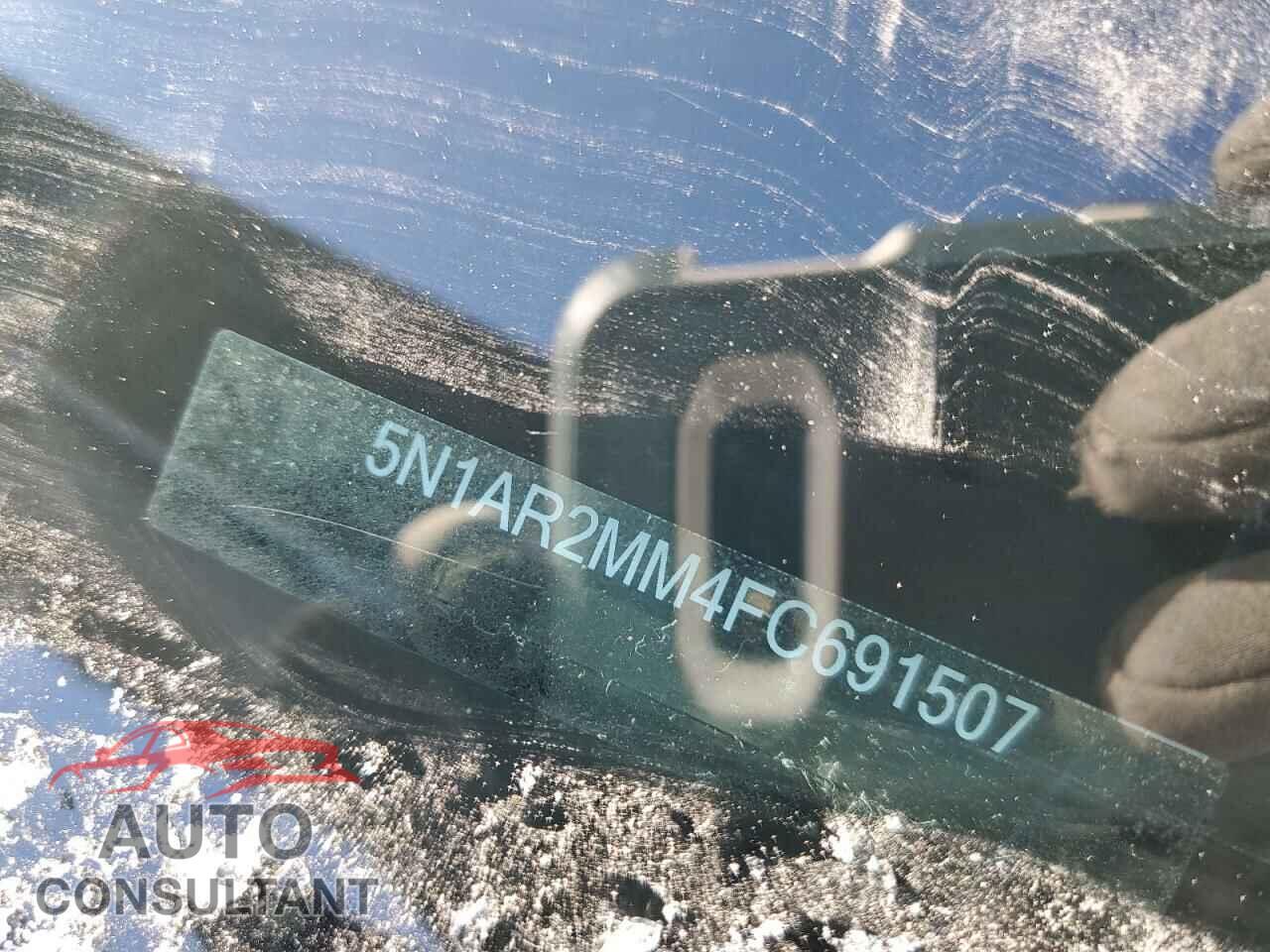 NISSAN PATHFINDER 2015 - 5N1AR2MM4FC691507
