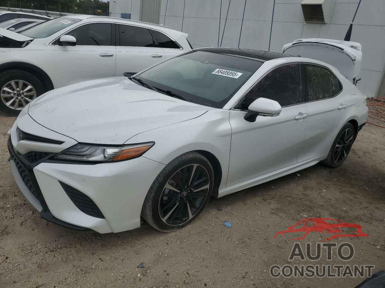 TOYOTA CAMRY 2018 - 4T1B61HK3JU051601