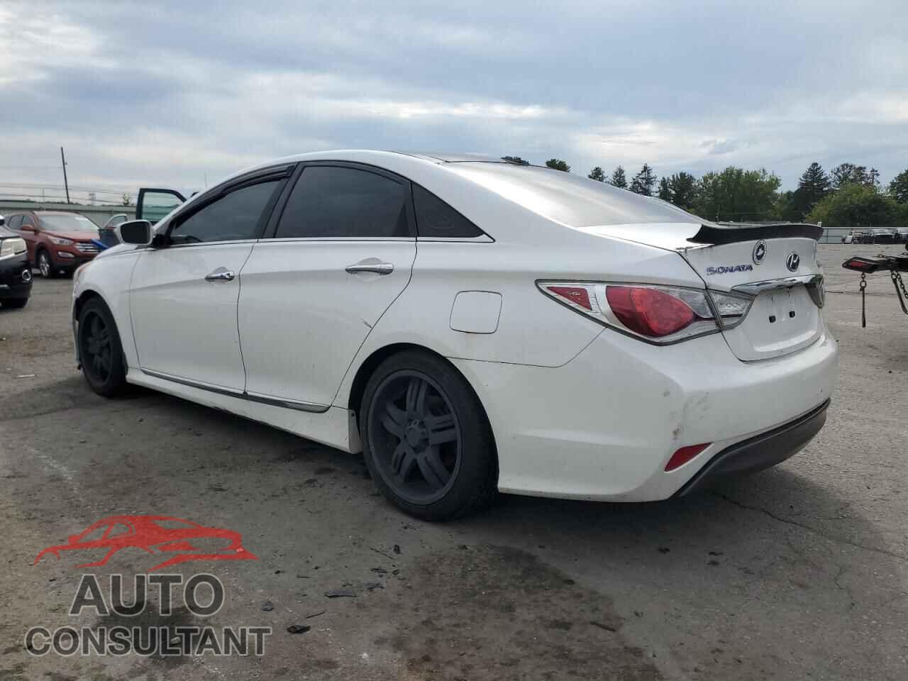 HYUNDAI SONATA 2012 - KMHEC4A42CA023828