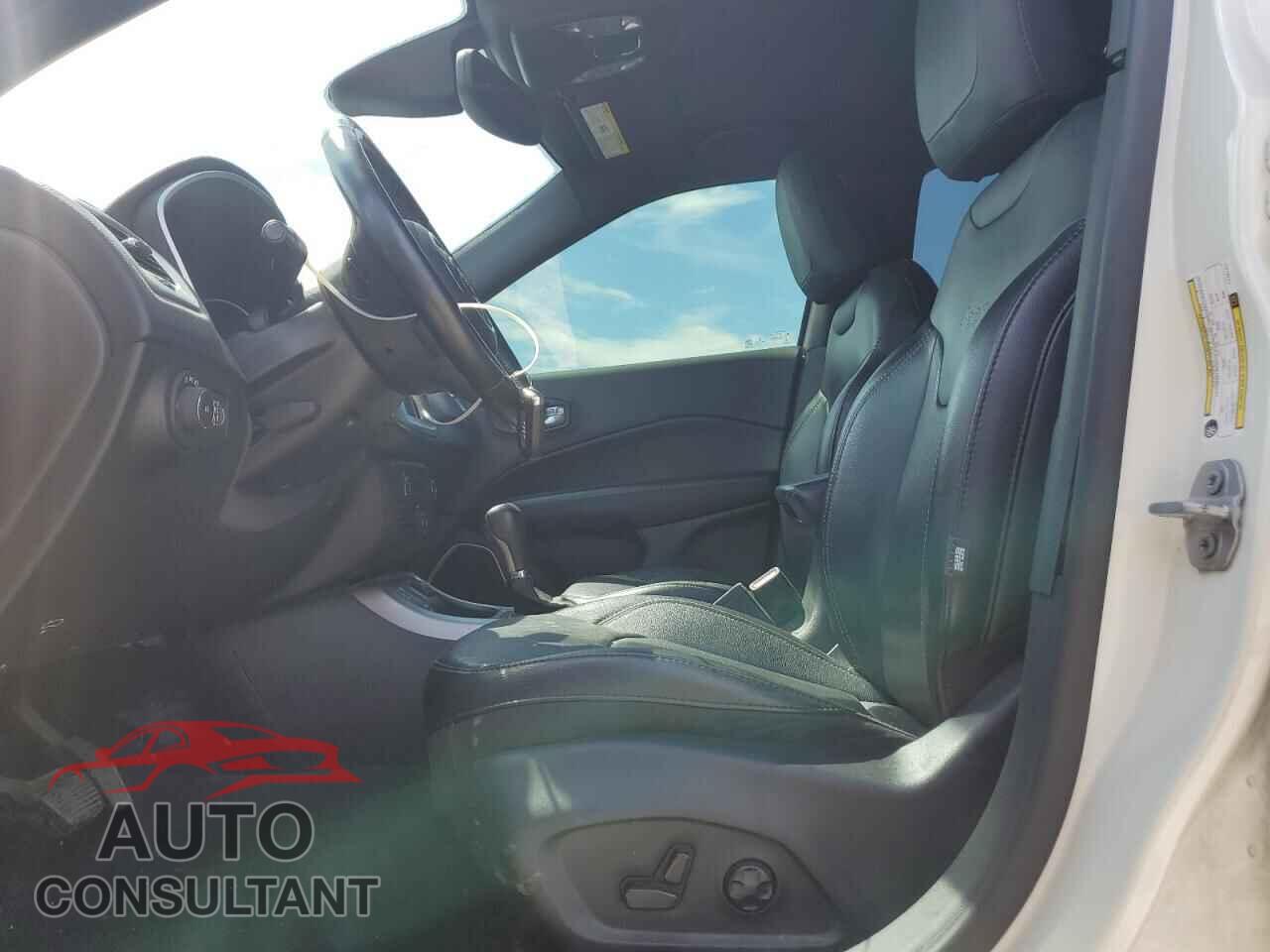 JEEP COMPASS 2020 - 3C4NJCCB4LT121171