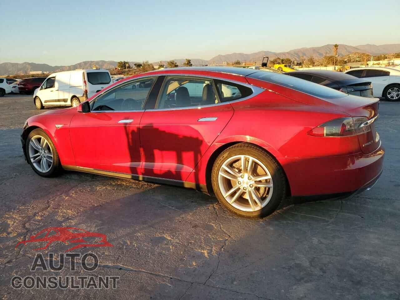 TESLA MODEL S 2015 - 5YJSA1E20FF120476