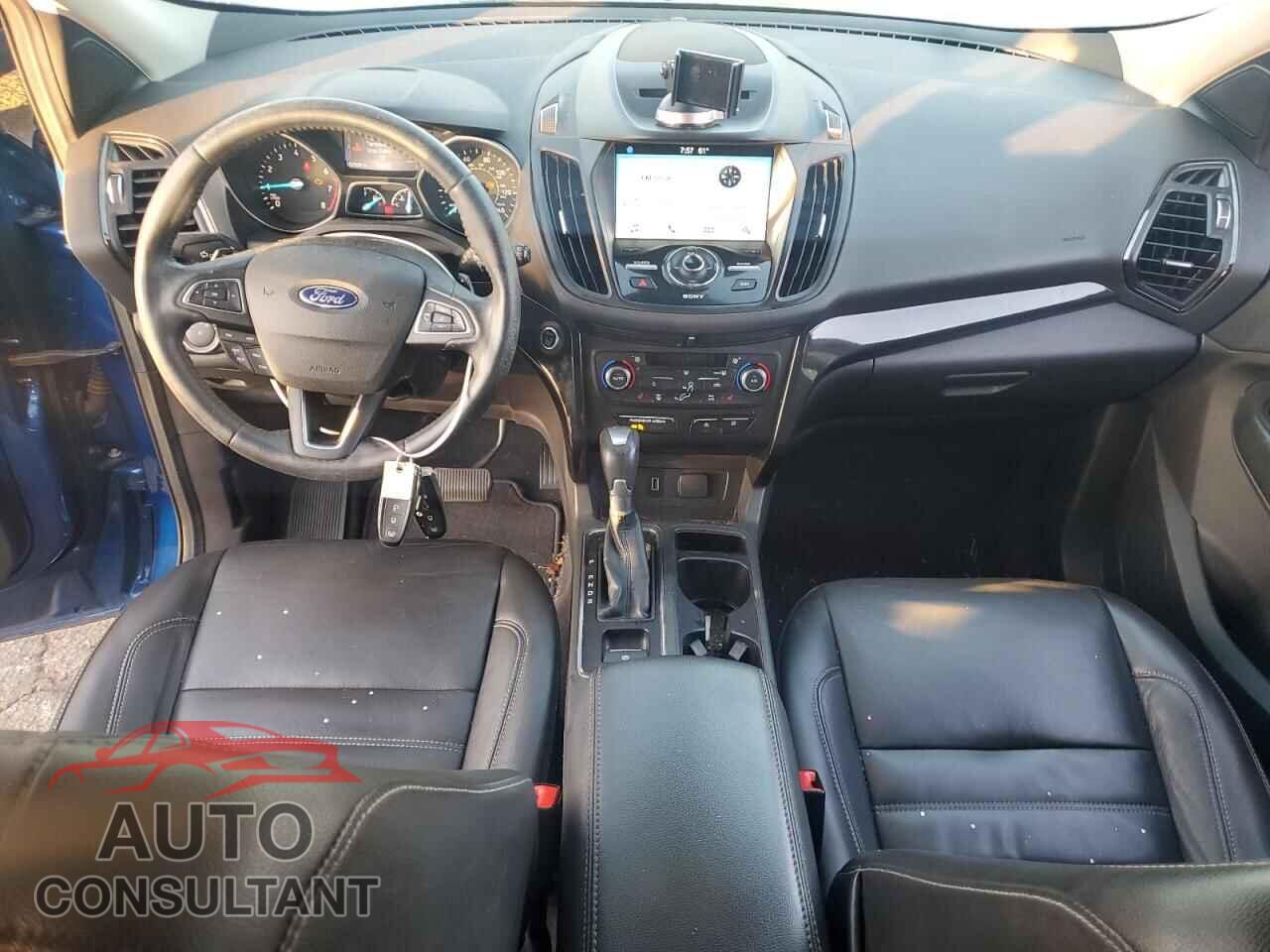 FORD ESCAPE 2017 - 1FMCU9JD5HUB87906