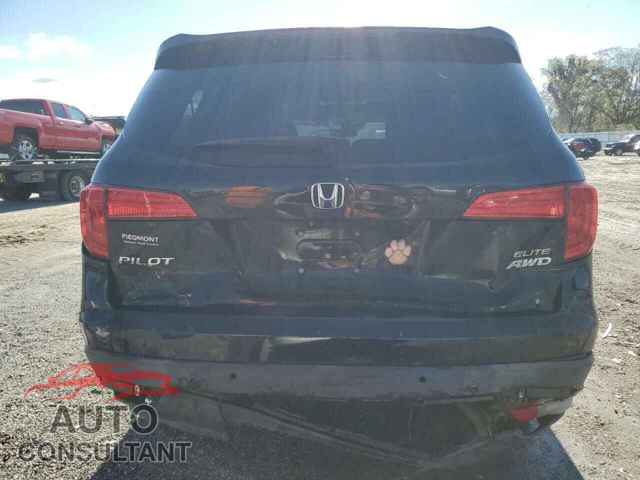 HONDA PILOT 2017 - 5FNYF6H05HB088792