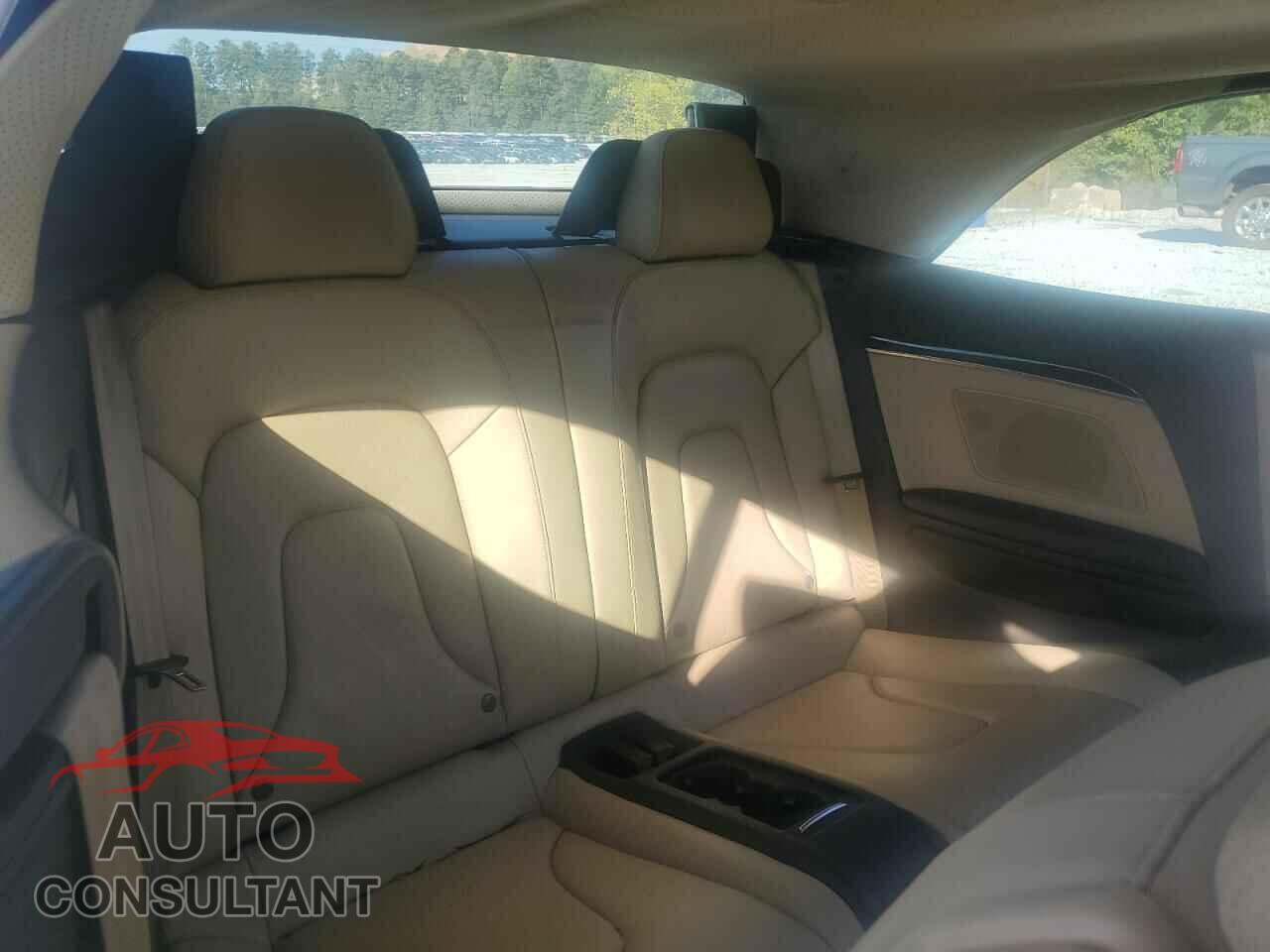 AUDI A5 2013 - WAUJFAFH7DN007488