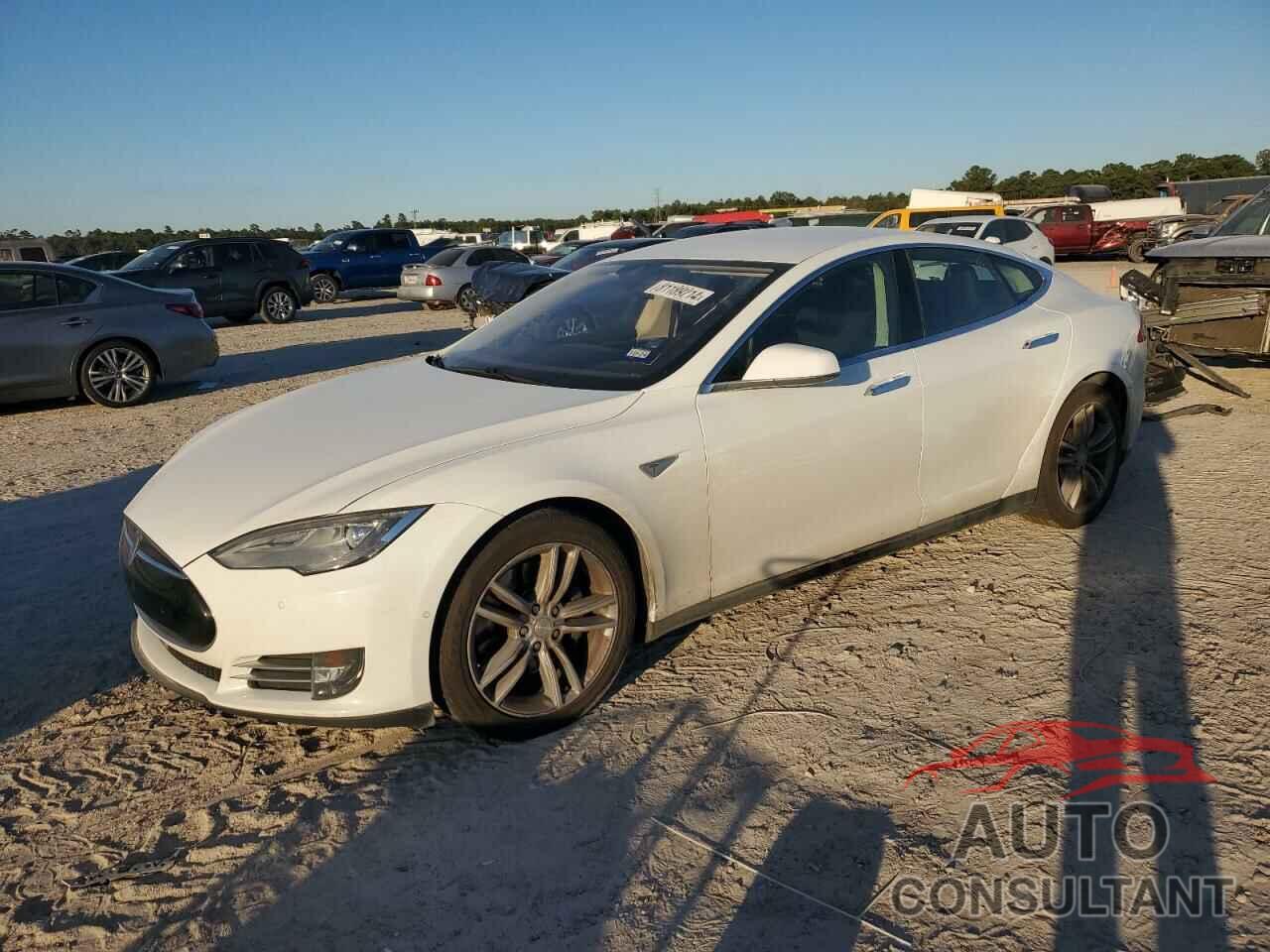 TESLA MODEL S 2016 - 5YJSA1E19GF131582